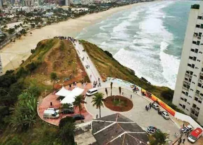 De frente ao mar, próximo ao shopping Apartamento Guarujá